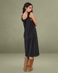 Merrily Smock Midi Dress in Poplin Black